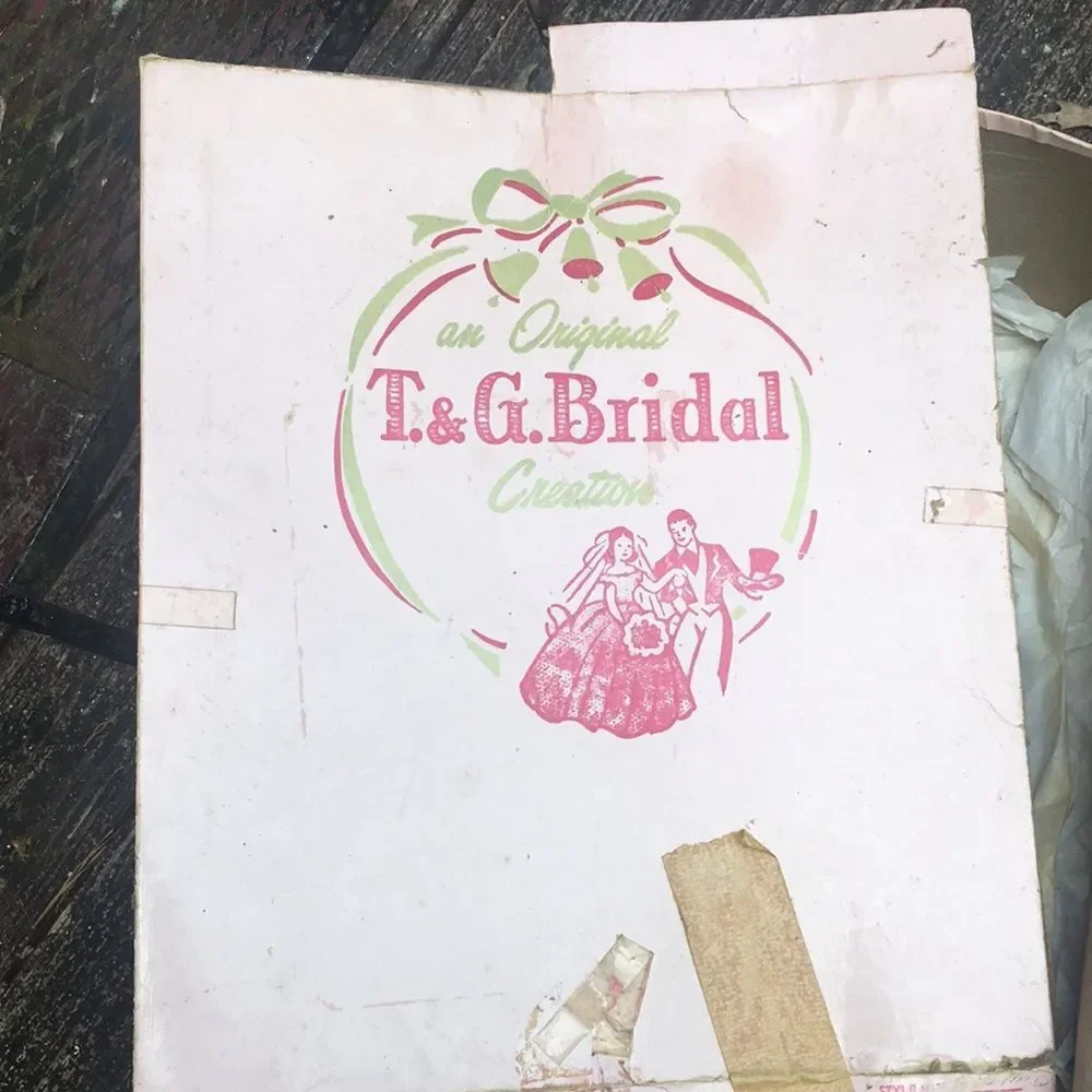 T&G BRIDAL delicate white